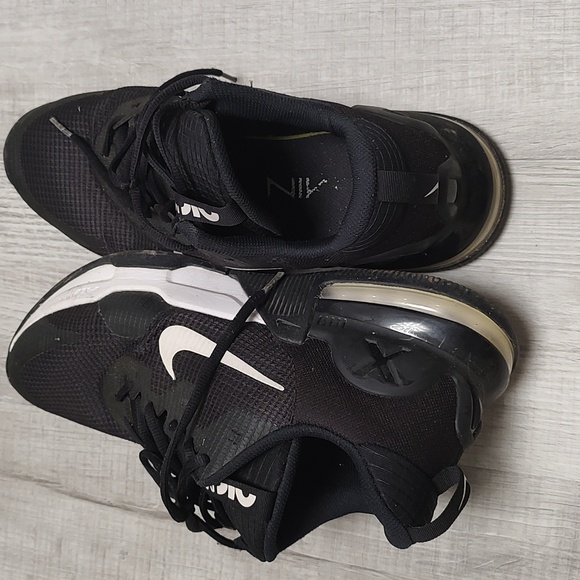 Nike shoes - Picture 2 of 2